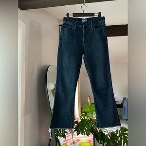 Mother Denim Insider Crop Fray in Trouble with Patience